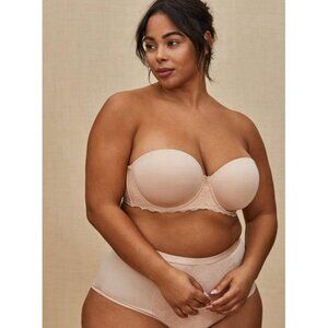 Torrid 46DD Bra Sand Nude Bombshell Everyday Strapless Underwire No Slip Lace